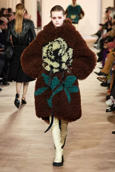Look 37
